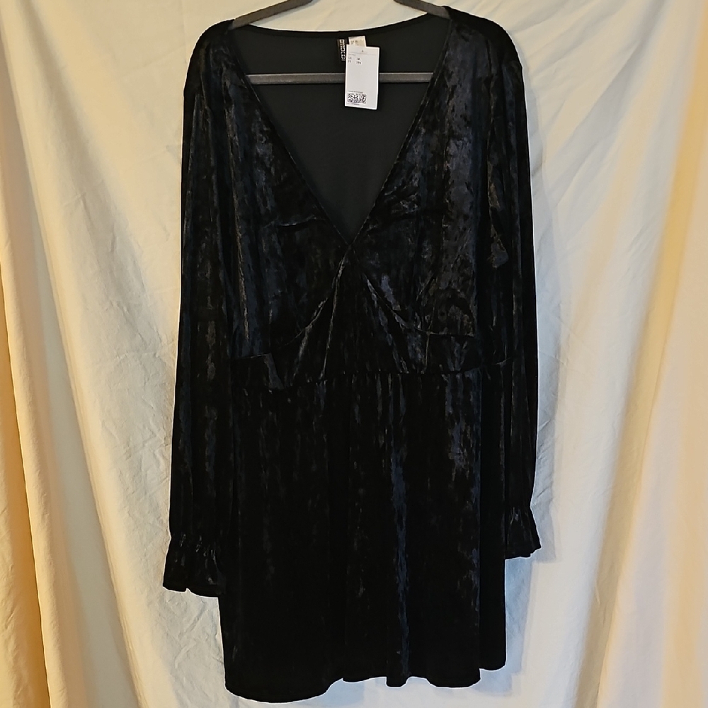 Elegant Black Velvet Dress